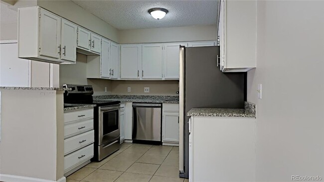 Building Photo - 2BR 2 Bed Condo in Green Mountain - Denver...