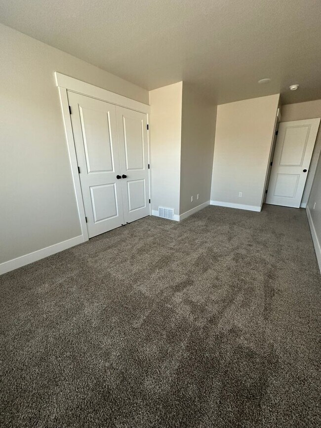 Building Photo - 3143 E Thorley Dr