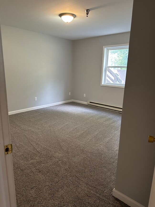 Building Photo - 15 LLC-80 Sailly Avenue