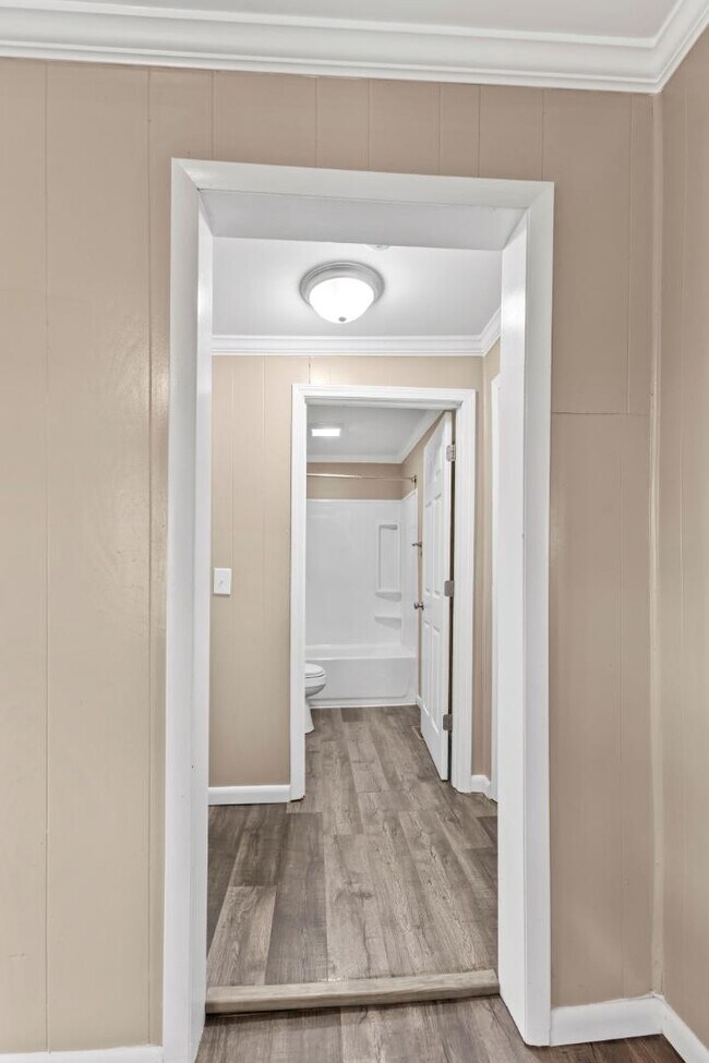 Building Photo - 1308 Columbia Rd