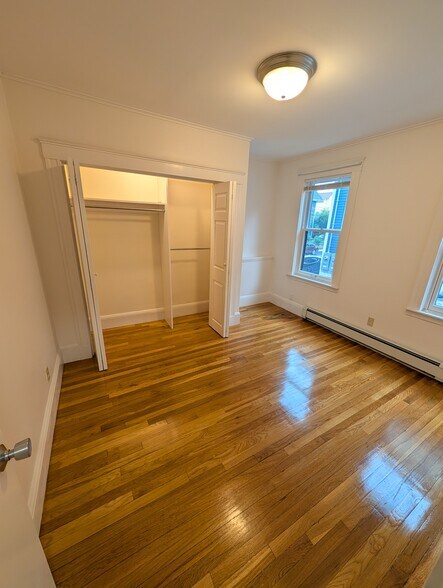 Building Photo - 33 Seven Pines Ave