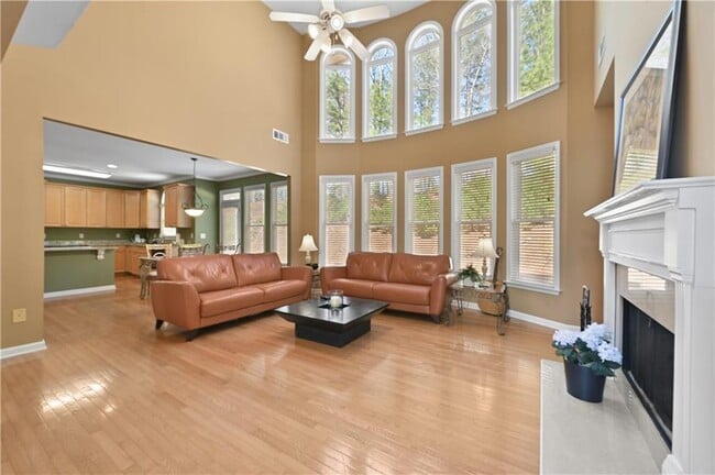 Building Photo - 3945 Summit Gate Dr