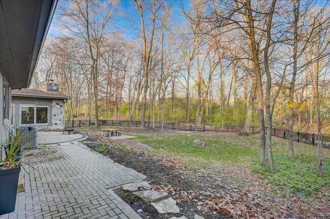 Building Photo - Spacious Elm Grove 3BR/2BA Ranch Single Fa...