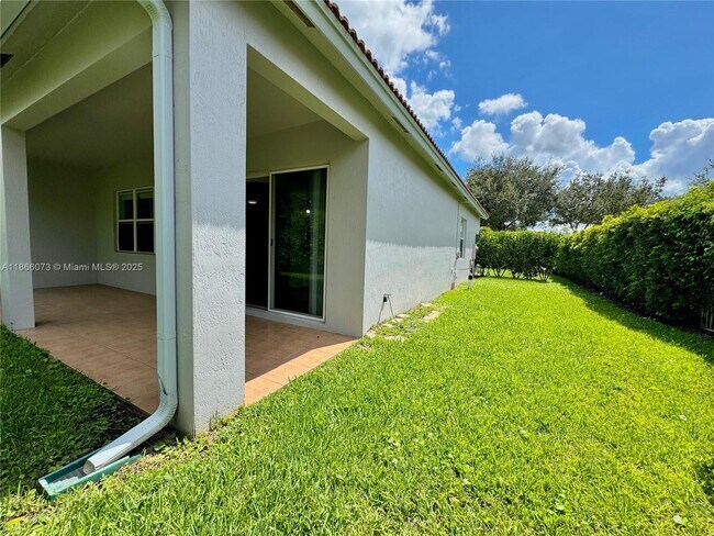 Building Photo - 4451 Laurel Pl