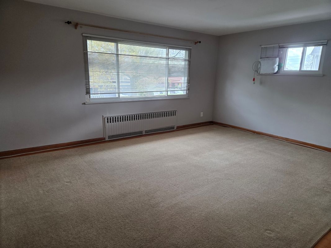 Building Photo - 144 Raphael Rd