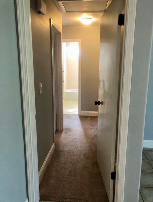 Building Photo - Montecito Estates 3 Bed/ 2 Bath Home