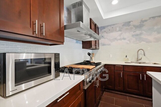 Building Photo - 9842 Portola Dr