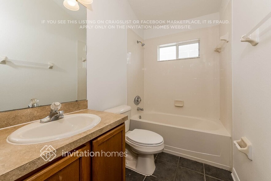 Building Photo - 1817 Raven Glen Dr