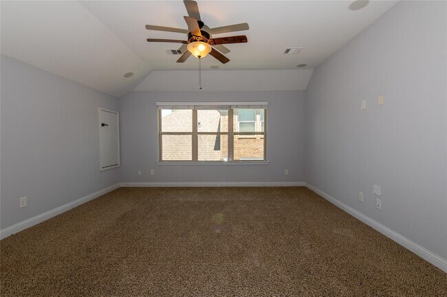 Building Photo - 7 Whispering Thicket Pl