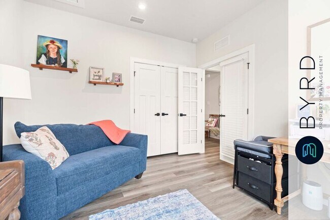 Building Photo - 4900 Sir Sagamore Dr