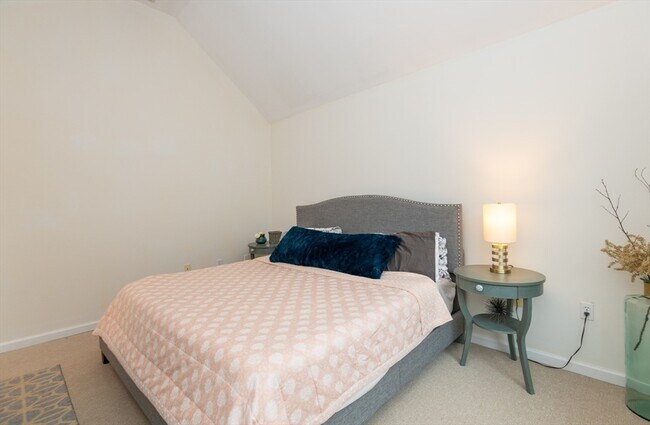 Building Photo - 178 Bishops Forest Dr