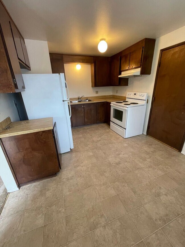 Building Photo - 2 Bedroom unit with Garage in Blaine