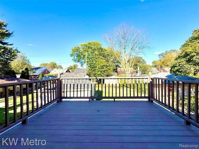 Building Photo - 2182 Vernier Rd