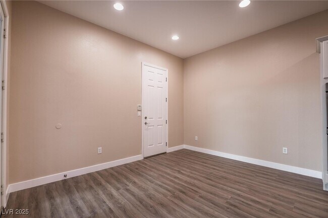 Building Photo - 7744 White Ginger Ave