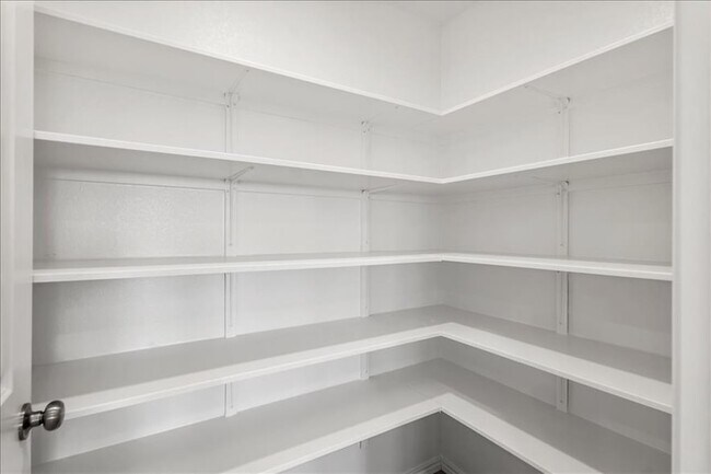 Building Photo - 212 Seven Seas Dr