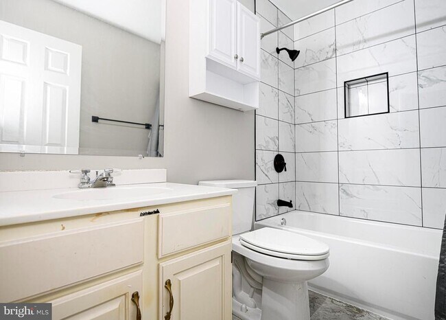 Building Photo - 211 Crocker Dr