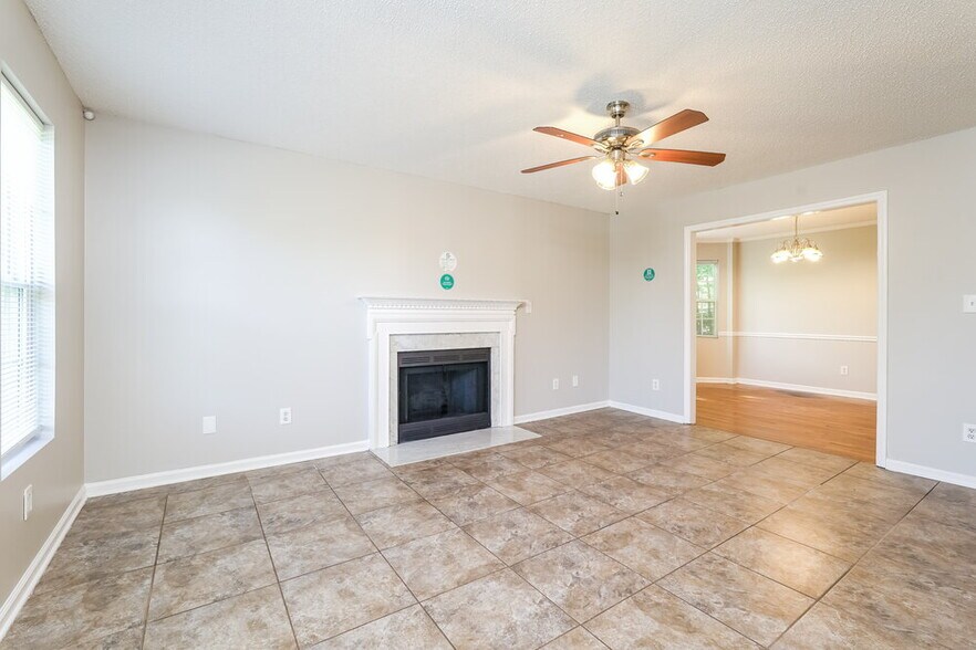 Building Photo - 2263 Briar Glen Rd