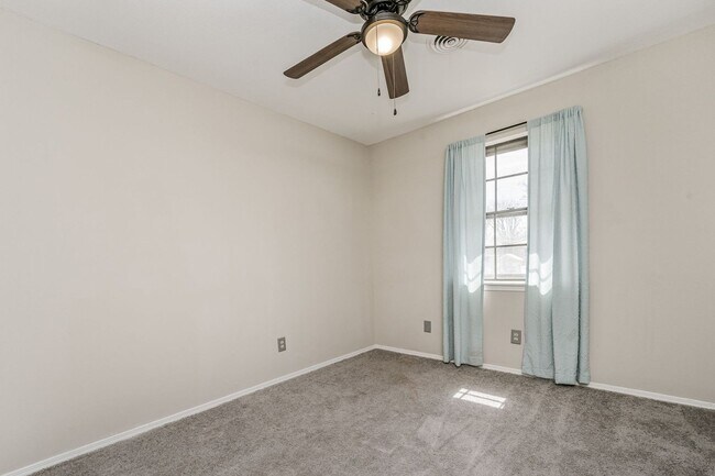 Building Photo - Spacious Puckett West Home For Lease