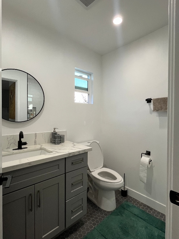 Building Photo - 3749 Hillcrest Dr