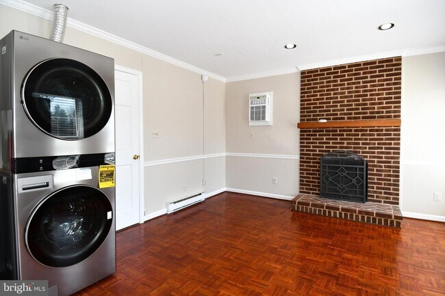 Building Photo - 2 E Federal St