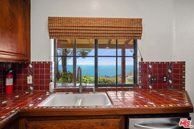 Building Photo - 4211 Avenida De La Encinal