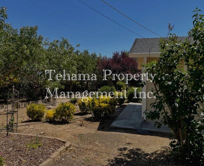 Building Photo - 2 bed 2 bathroom home in the El Camino/Gerber Area Available Unfurnished or Furnished