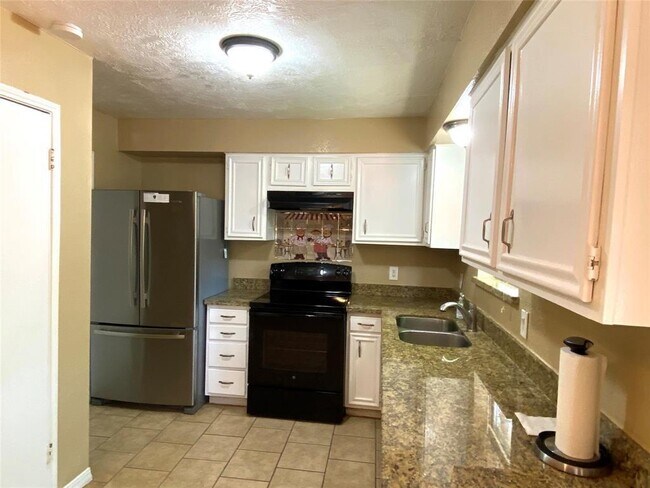 Building Photo - 747 Seamaster Dr