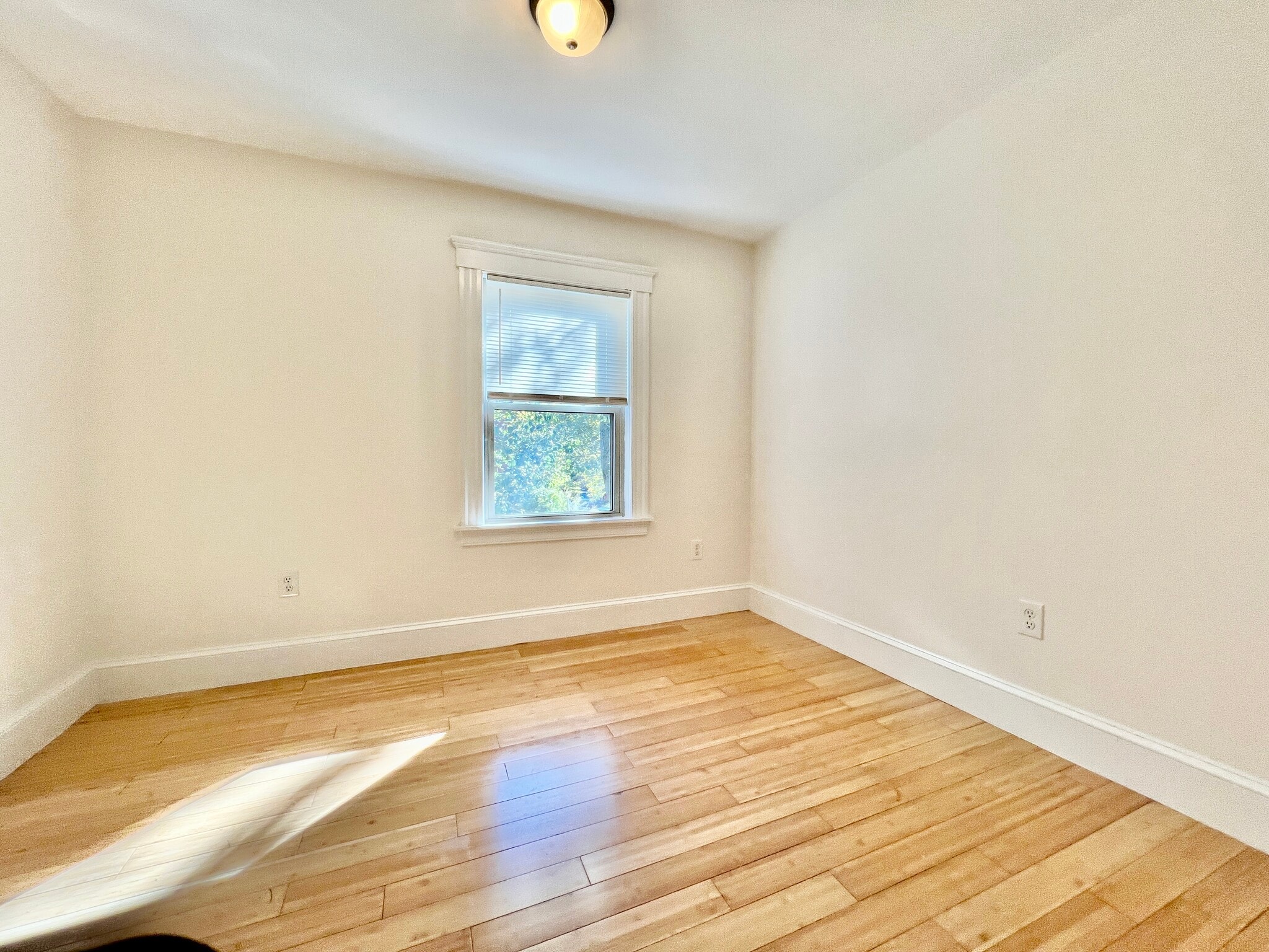 Building Photo - 13 Centre St