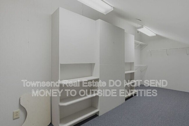 Building Photo - 200 Litchfield Pl