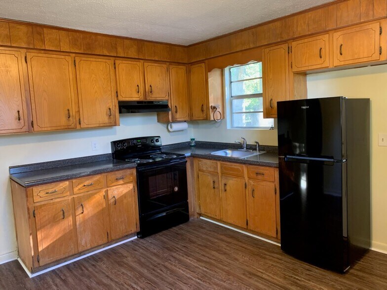 Building Photo - 304 McCormick St NW