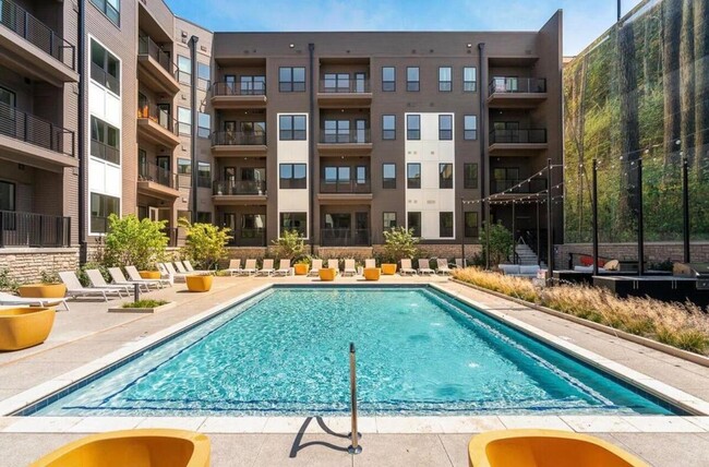 Building Photo - 6633 Dale Dr