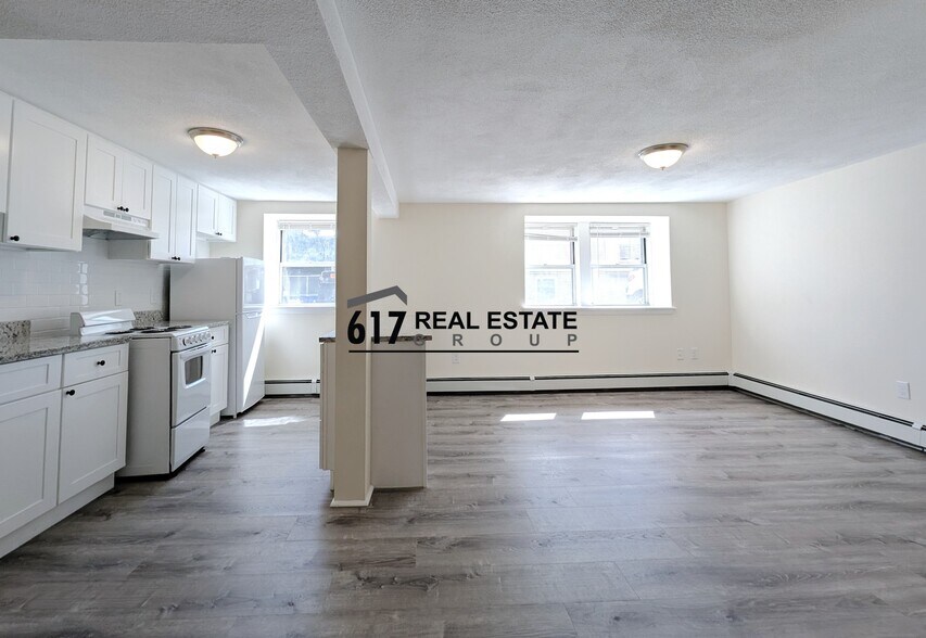 Building Photo - 176 N Beacon St