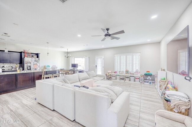 Building Photo - 2163 Enchanted Brk Dr