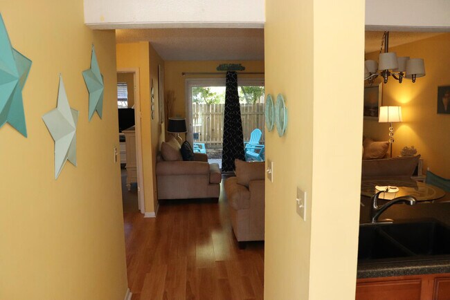 Building Photo - 375 Bluefish Dr