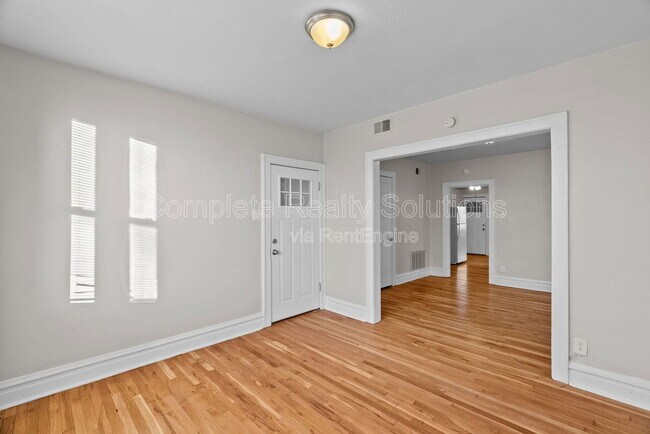 Building Photo - 4175 McRee Ave