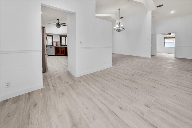 Building Photo - 7619 Silver Woods Ct