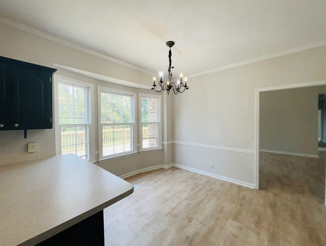 Building Photo - Newly Renovated Home on Quiet Neighborhood