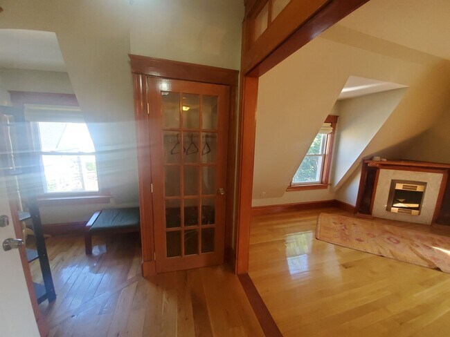 Building Photo - 2BD 2 Bath With Loft in Cambridge Central ...