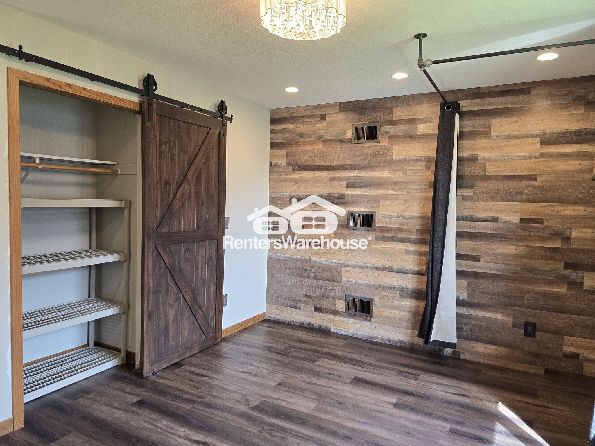 Building Photo - 930 Aspen Cir