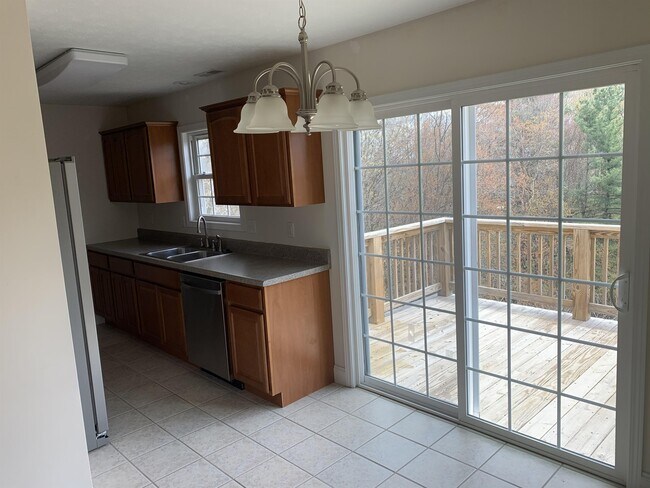 Building Photo - 172 Beth Ln