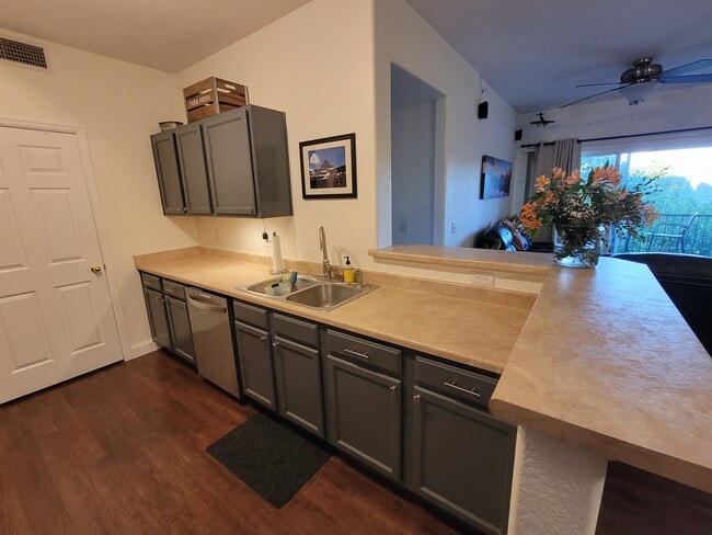 Building Photo - 4451 S Ammons St