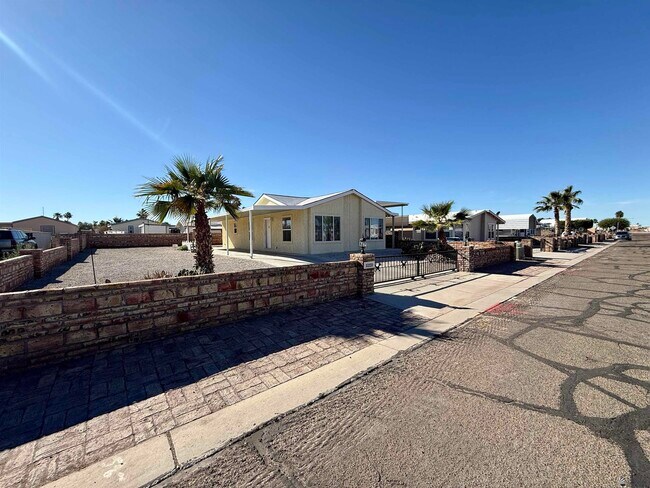 Building Photo - 13239 E 48th Dr