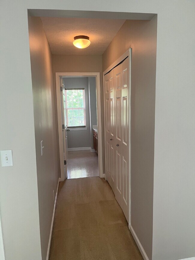 Building Photo - Charming 2 Bed, 2.5 Bath Townhouse in Nashville - Perfect Rental Opportunity!
