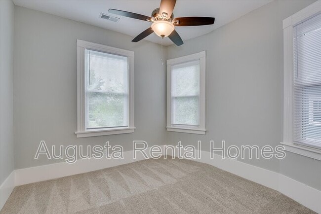 Building Photo - 2349 Wrightsboro Rd