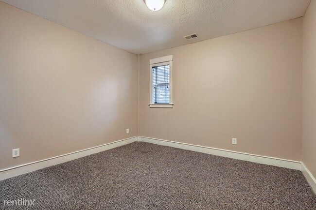 Building Photo - 4 br, 3.5 bath House - 2814 Prado Lane