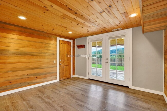 Building Photo - 10022 SE 172nd Ave