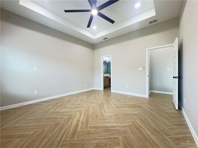 Building Photo - 907 Durango Dr
