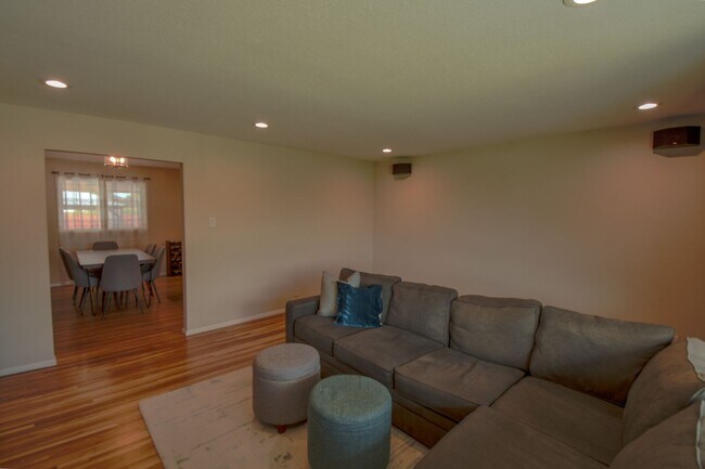 Building Photo - 9501 Arvilla Ave NE