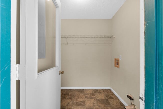 Building Photo - 696 Tyner St