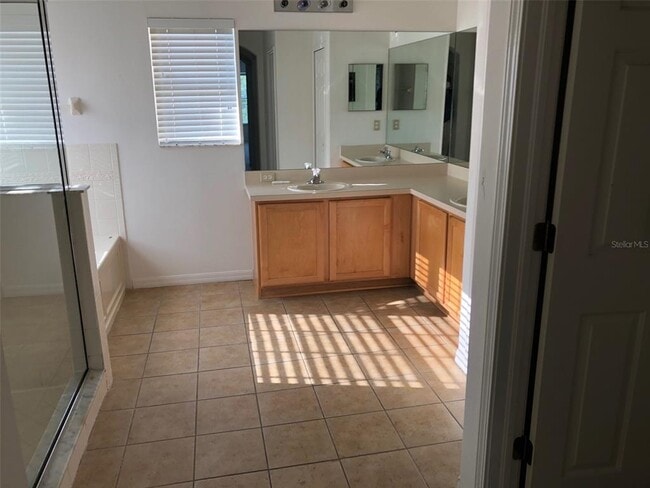 Building Photo - 10515 Coral Key Ave